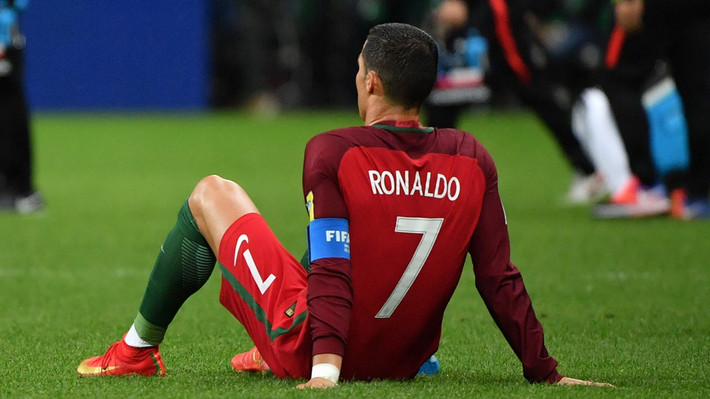 "Siêu nhân" Ronaldo hứa hẹn sẽ làm chao đảo hàng thủ của nhà vô địch World Cup 2010 và là nhân tố then chốt trong trận thư hùng đêm nay.