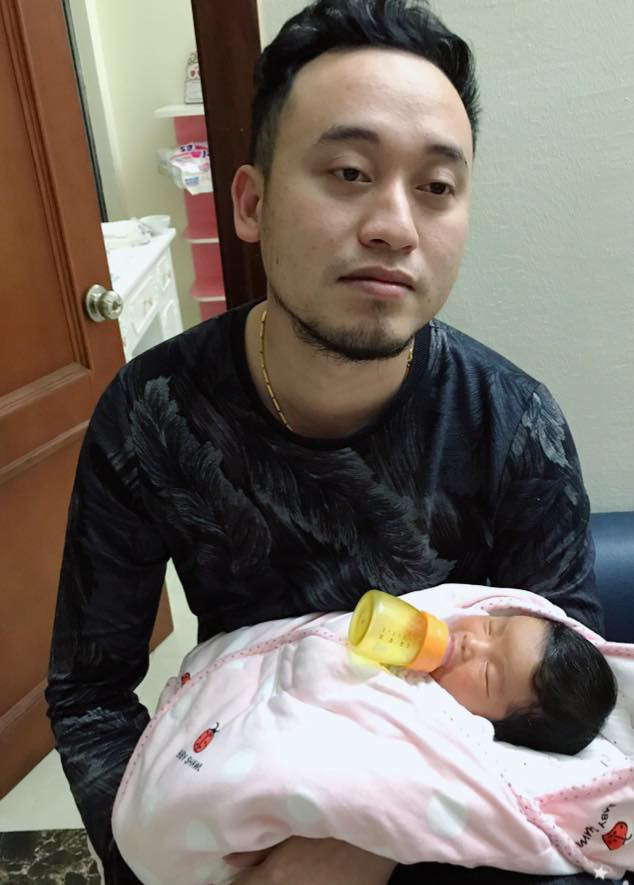 Không chỉ đơn thuần là vào bình luận khen những ông bố chăm con mát tay mà nhiều "ông bố bỉm sữa" khác cũng chia sẻ bức ảnh "cục cưng" của mình dưới phần bình luận và mô hình chung tạo nên không khí sôi nổi cho topic.