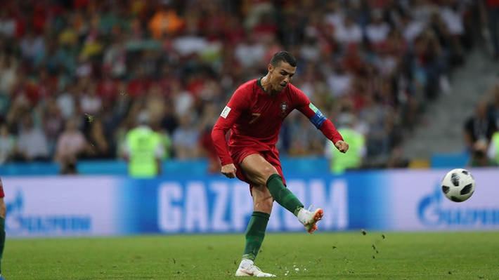 Với cú hat-trick mở màn World Cup của ĐT Bồ Đào Nha, Ronaldo đã để lại những dấu ấn không thể lẫn với ai. Anh là cầu thủ ghi bàn ở 4 kỳ World Cup, hat-trick đầu tiên tại VCK World Cup cũng như cá nhân Ronaldo và cũng là hat-trick đầu tiên của World Cup 2018.