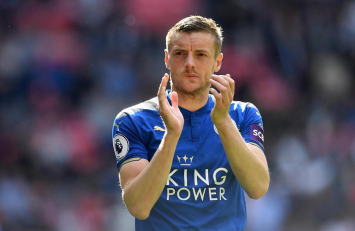 Simeone khá ấn tượng với màn trình diễn của Vardy ở Champions League mùa trước, nên muốn đưa anh sang Tây Ban Nha thế chỗ Griezmann.