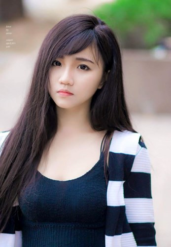 Dù có hộ khẩu ở TP HCM nhưng hot girl Gia Lai vẫn phải thường xuyên đi lại giữa Hà Nội và TP Hồ Chí Minh bởi đặc thù công việc của cô phải đi nhiều nơi.