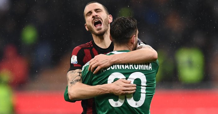 AC Milan đã bị LĐBĐ châu Âu (UEFA) cấm tham dự cúp châu Âu mùa tới. Điều này đã mở ra cơ hội sở hữu Bonucci cho M.U.