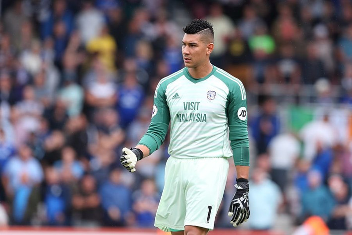 Trước trường hợp của Daisuke Sato, ĐT Philippines cũng mất người tại AFF Cup 2018 khi thủ môn Neil Etheridge cũng chỉ bắt chính 1 trận đấu trước khi trở về Anh thi đấu cho CLB Cardiff City.