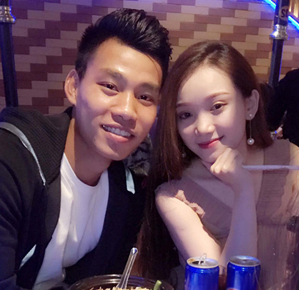 Đây là lần thứ 2 Vũ Văn Thanh và bạn gái hot girl Bảo Trân “thả thính” cộng đồng mạng bằng sự ngọt ngào đến mức khiến nhiều người phát hờn.