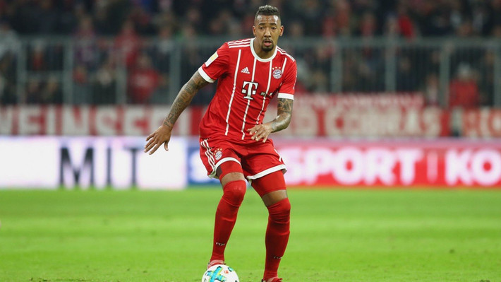 Theo tờ The Sun , M.U sẽ cạnh tranh với Man City, Real Madrid và Barca để giành lấy sự phục vụ của trung vệ Jerome Boateng. Ảnh: The Sun
