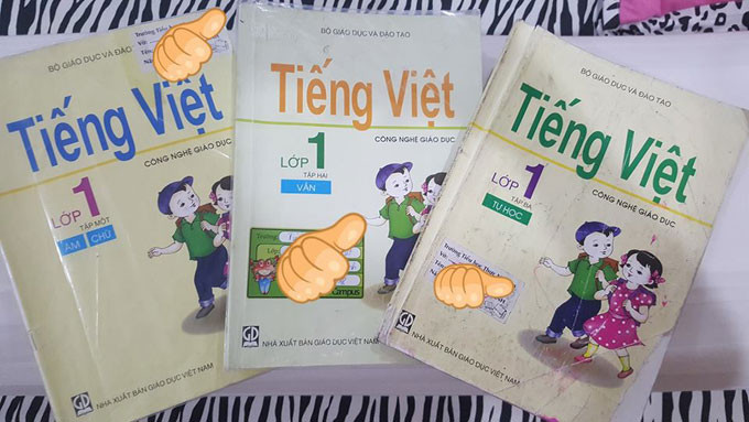Trên mạng xã hội, nhiều thành viên còn chế hẳn những lời bài hát chỉ xung quanh vấn đề của bộ sách Tiếng Việt lớp 1 Công nghệ giáo dục. Họ thay thế toàn bộ tất cả những câu chữ bằng hình khối như "vuông-tròn-tam giác".