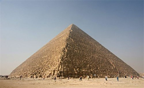 Đại kim tự tháp Giza được Pharaoh Khufu cho người xây dựng làm nơi yên nghỉ của mình cùng với vợ.
