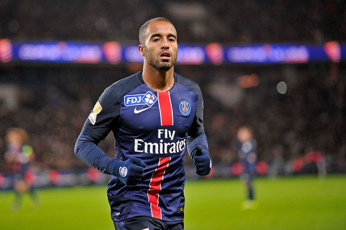 Tin chuyển nhượng cầu thủ, Lucas Moura đã lọt vào tầm ngắm nhưng phía Quỷ đỏ chỉ muốn mượn nửa sau của mùa giải rồi mới tính đến chuyện ký dài hạn.