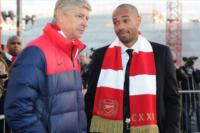 Cựu danh thủ của Arsenal là Thierry Henry cũng đã bày tỏ ý muốn được chia sẻ gánh nặng của người thầy cũ Arsene Wenger. Ảnh: Daily Mail