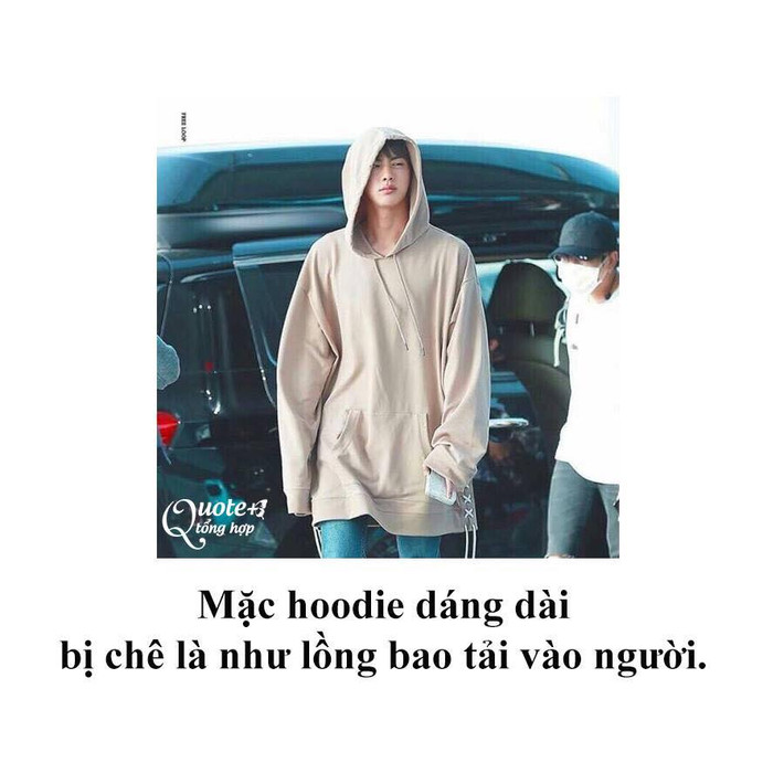 Có thể nói, trong mắt nhiều bậc phụ huynh thì cách ăn mặc của mình là hợp thời trang nhất, họ nâng cao quan điểm cho sự kín đáo, tế nhị và tinh tế và ngược lại hẳn với gu thời trang của các bạn trẻ.