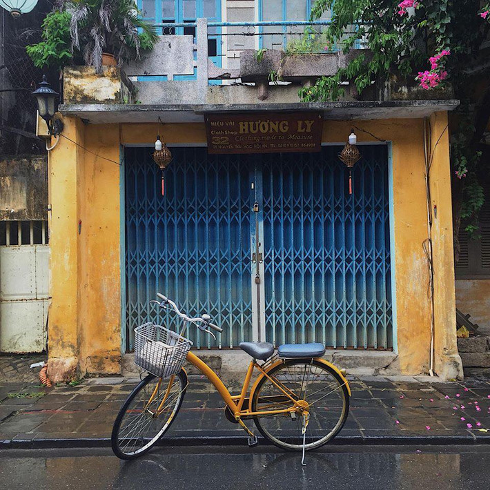 Làm gì để đỡ nhàm chán khi đi du lịch một mình, tuyển ngay cho mình một người bạn đầu chỉ biết lắc lư và vi vu sống ảo.