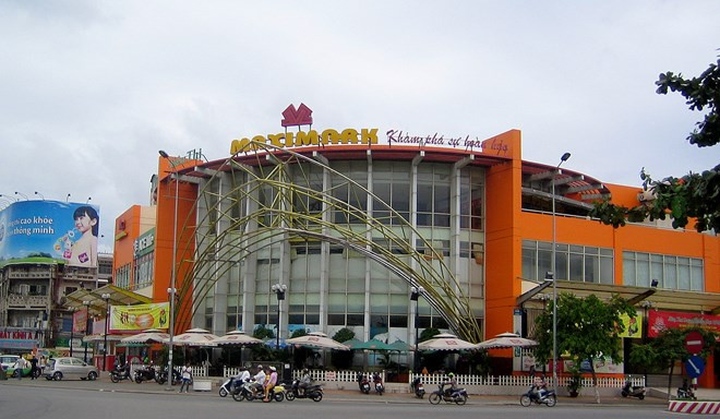 Hầu hết các siêu thị trong hệ thống Maximark đều có diện tích sàn lớn, cung ứng nhiều loại hình dịch vụ tổng hợp.