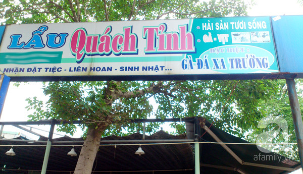 Một tấm biển quảng cáo khác lạ, tên quán có "mùi" kiếm hiệp.