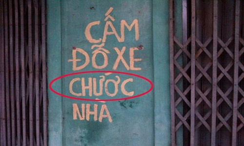 Một tấm biển sai lỗi chính tả hài hước.