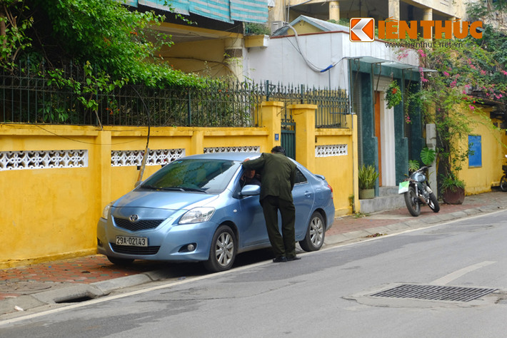 Trong những ngày triển khai đỗ xe theo ngày chẵn lẻ, nhiều người dân chưa rõ quy định vẫn đỗ sai quy định sẽ được nhắc nhở. Từ tháng 4, việc đỗ sai quy định sẽ bị xử phạt.