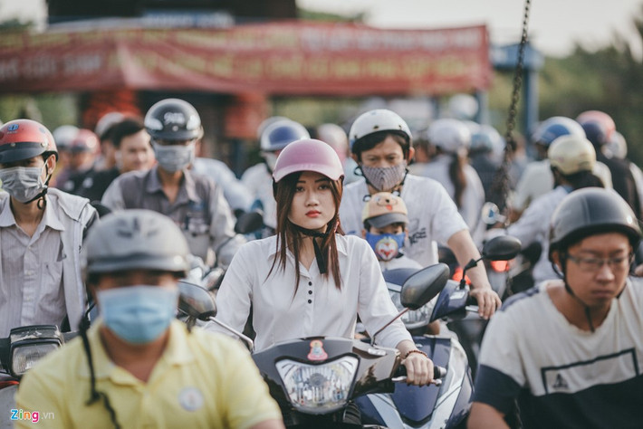 ...cũng như điều tiết lưu lượng phương tiện rất lớn qua phà.