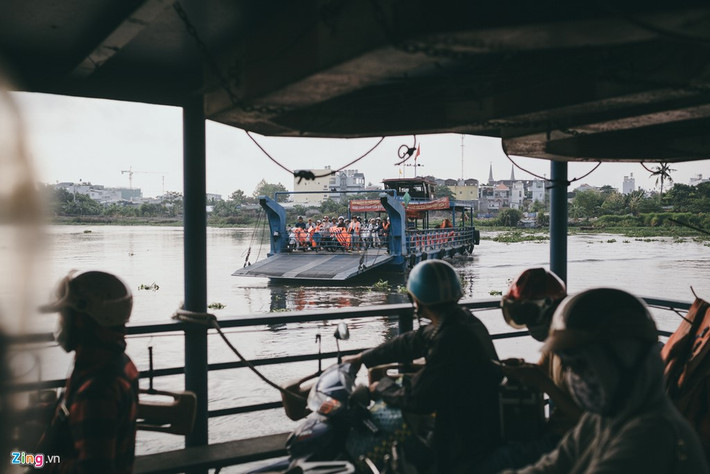 Mỗi chiếc phà có giá từ 1,3 đến 1,5 tỷ, do tư nhân đầu tư và thu phí hành khách dưới sự cho phép của chính quyền.