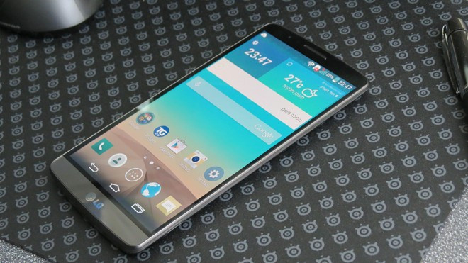 LG G3 - 32 GB (10,99 triệu đồng) LG G3 đã đi đến chu kỳ cuối của vòng đời sản phẩm. Hiện nhiều nơi đã ngừng kinh doanh model này. Cũng do đó, mức giá của máy khá dễ chịu so với một siêu phẩm di động. Kiểu dáng thon gọn, màn hình Quad HD siêu nét là những điểm mạnh của G3.