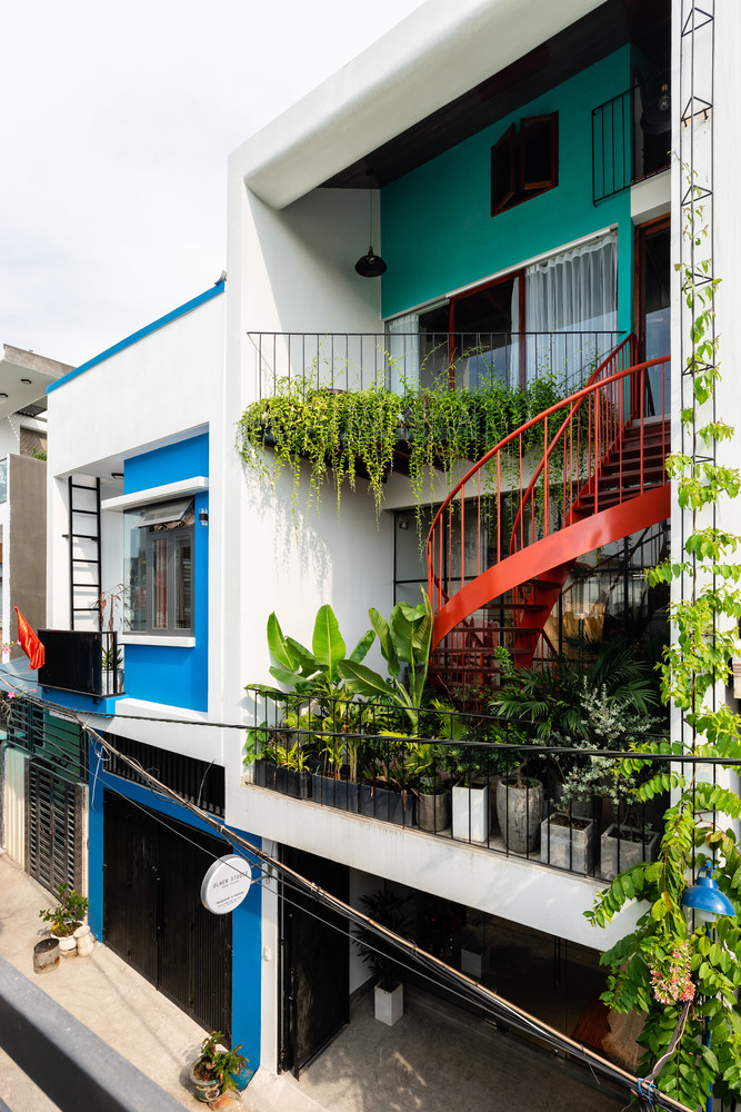 Olwen House là dự án nhà ở kết hợp kinh doanh nằm trong một khu dân cư sầm uất ở Đà Nẵng.