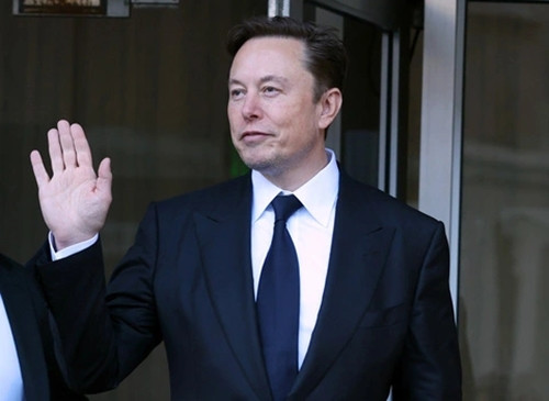 Elon Musk hiện đang giàu hơn tỷ phú Bill Gates khoảng 100 tỷ USD. Ảnh: Getty