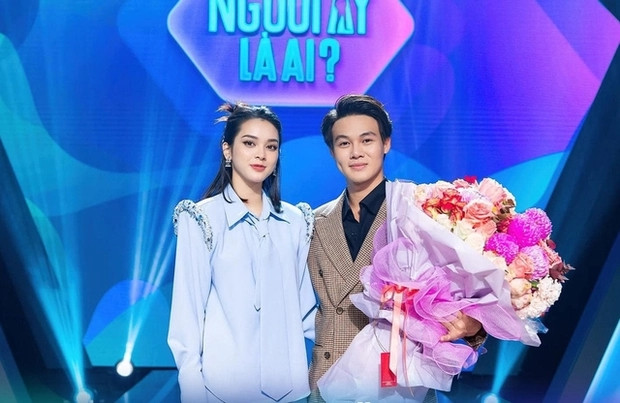 Mới đây, xuất hiện cùng bạn trai trong một sự kiện, khi được phóng viên đặt câu hỏi khi nào về chung một nhà thì diễn viên Quỳnh Lương không ngại ngần xác nhận "sang năm cưới". Ảnh: Phunumoi