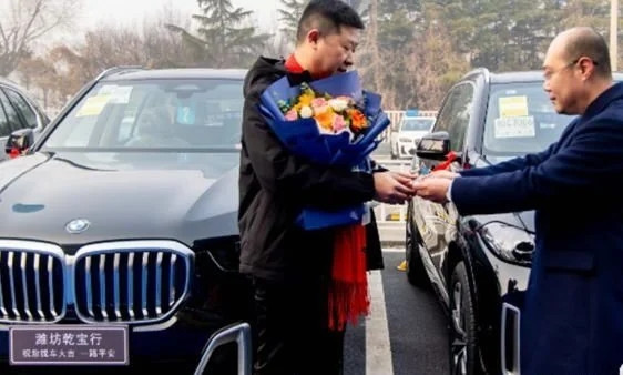 Theo tiết lộ, tổng cộng 16 chiếc xe BMW có giá trị khoảng 7 triệu đến 8 triệu nhân dân tệ (tương đương 24 tỷ đến 28 tỷ đồng). Ảnh: 163