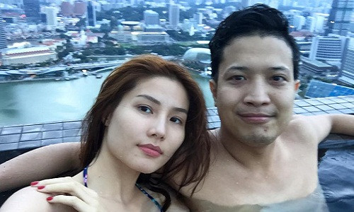 Những ngày gần đây, dư luận nóng thông tin diễn viên Diễm My 9x chia tay bạn trai đại gia sau nhiều năm mặn nồng bên nhau. Nữ diễn viên và bạn trai Phan Đức chính thức công khai hẹn hò từ tháng 6/2013. Cả hai rất thường xuyên xuất hiện cùng nhau trong các sự kiện giải trí.