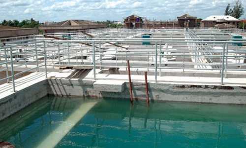 Dự án nhà máy cấp nước Boo Đồng Tâm khởi công năm 2009, tổng số vốn đầu tư 1.412 tỷ đồng, chia làm hai giai đoạn.