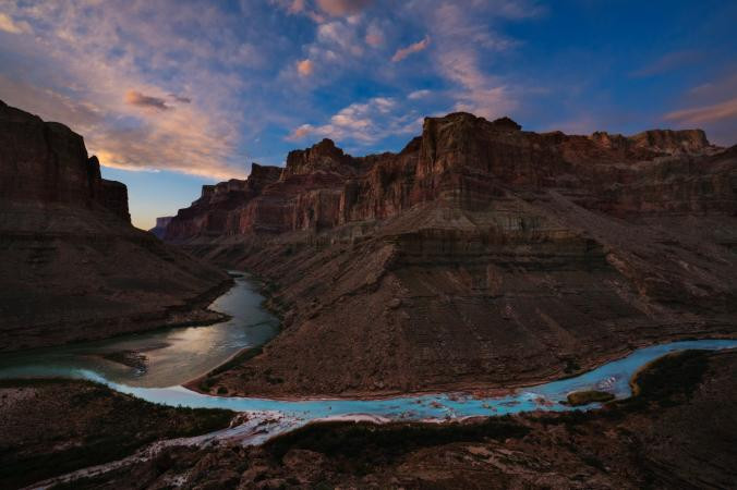 Màu xanh ngọc lam tuyệt đẹp trên dòng sông Colorado.