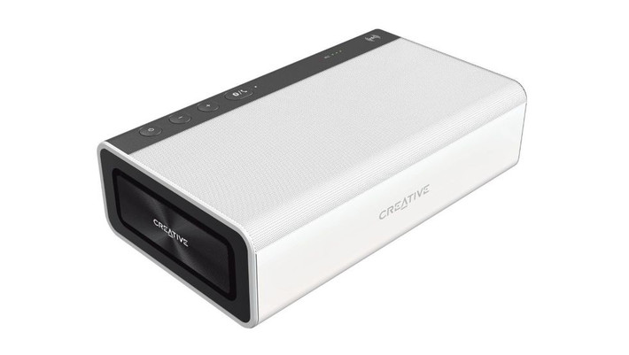 Có thể xem Creative Sound Blaster Roar 2 là chiếc loa không dây được trang bị nhiều tính năng phong phú nhất. Ngoài khả năng cung cấp âm thanh tuyệt vời, Roar 2 còn đóng vai trò như một card âm thanh bên ngoài cho máy tính, cũng như một máy nghe nhạc độc lập với khe cắm thẻ microSD.