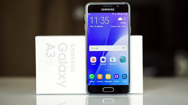 Samsung Galaxy A3 2016 – giá 5,69 triệu đồng Đây có lẽ là smartphone có màn hình nhỏ nhắn nhất trong danh sách này chỉ 4,7 inch, sử dụng công nghệ Super AMOLED và màn hình HD.