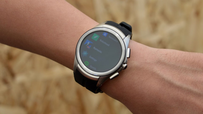 Ông trùm công nghệ Google dự kiến tung ra hai dòng đồng hồ thông minh chạy hệ điều hành Android 2.0 trong quý 1/2017. Ảnh: Wareable.