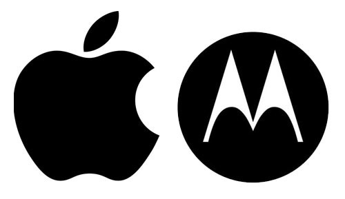 Cũng trong năm đó, Apple kiện Motorola dùng trái phép công nghệ cảm ứng đa điểm trong loạt smartphone Droid, Cliq và Charm. Ảnh: Notebook.