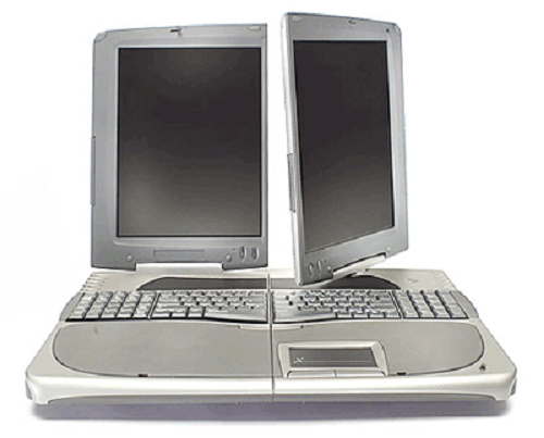 Chiếc laptop như bị bẻ đôi. Ảnh: Tech.