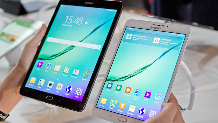 Samsung Galaxy Tab S2 8.0 sở hữu vẻ ngoài cao cấp và sang trọng với phẩn khung viền bằng kim loại nổi bật. Ảnh: PC Advisor.