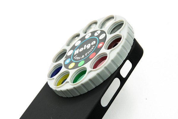 Chiếc ống kính tháo rời đặc biệt trên iPhone giúp bạn có được những bức ảnh độc đáo mà không cần bất kỳ phần mềm trợ giúp nào. Ảnh: Tech.