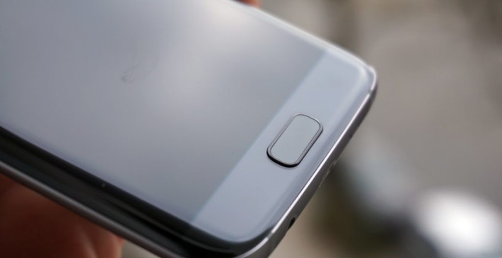 Thông tin từ trang ETNews của Hàn Quốc cho biết, Samsung sẽ không sử dụng nút Home vật lý như trước mà thay vào đó là nút bấm bên dưới lớp kính hoặc bên trong màn hình. Ảnh: Samsung.
