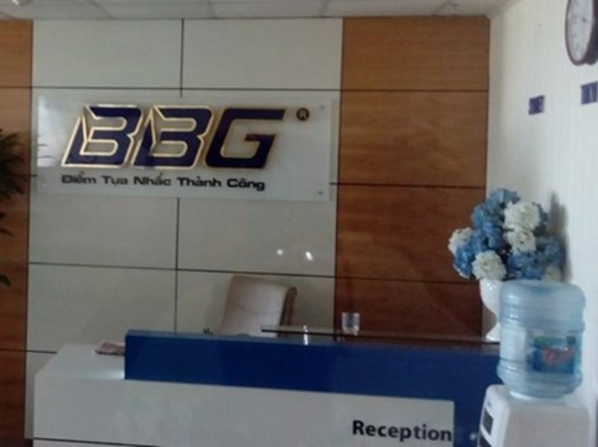 Trước đó ít lâu, tháng 5/2015, sàn vàng ảo BBG Việt Nam tại TPHCM (chi nhánh tầng 4 tòa nhà 208 Nguyễn Trãi, phường Phạm Ngũ Lão, quận 1) cũng bị "đóng băng" vì có dấu hiệu kinh doanh trái phép, lừa đảo.