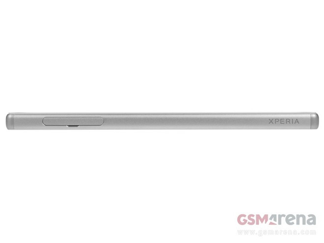 Model này vẫn có khả năng chống bụi và nước. Cạnh trái của máy có khắc chìm chữ "Xperia".