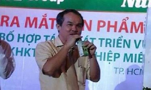 Sau 30 năm lập nghiệp với nhiều thăng trầm, bầu Đức đã có trong tay một doanh nghiệp với mức vốn hóa gần 15.000 tỷ đồng. Không chỉ thành công trong lĩnh vực bất động sản, bầu Đức kinh doanh nhiều hàng hóa khác cũng kiếm bộn tiền. Mới đây, ông chủ Hoàng Anh Gia Lai tiếp tục đầu tư cho 1.000 ha trồng đậu nành làm sữa. Ảnh Zing.