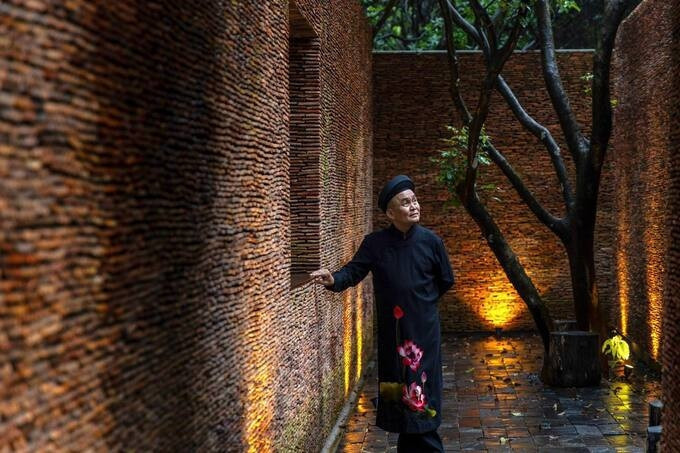 Domus là một tạp chí thiết kế và kiến trúc uy tín trên thế giới. Mỗi năm, tạp chí mời các giám tuyền riêng là các cây đa, cây đề trong lĩnh vực kiến trúc toàn cầu để tìm ra những công trình, những nhà thiết kế xuất sắc của năm.