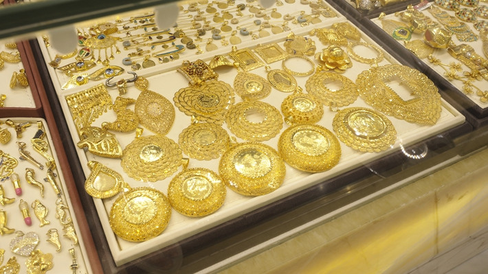 Vàng ở khu chợ Gold Souk là loại vàng từ 21 đến 24 carat, thấp nhất là 18 carat, giá vàng được tính theo tuổi thọ và trọng lượng. Ảnh: Getty