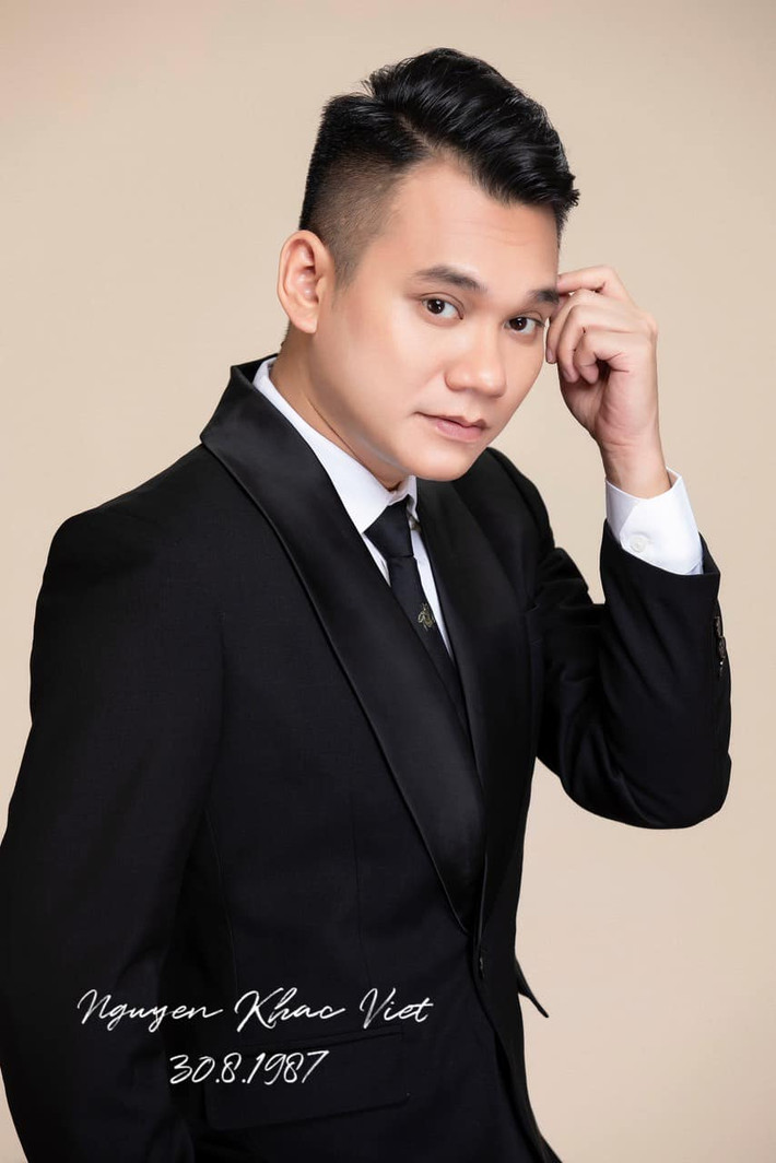 Khắc Việt là một trong những giọng ca lâu năm của showbiz Việt. Sau nhiều năm hoạt động nghệ thuật, Khắc Việt đã trở thành "đại gia ngầm" trong showbiz Việt khi sở hữu khối tài sản "đáng nể". Ảnh: FB Khắc Việt Singer