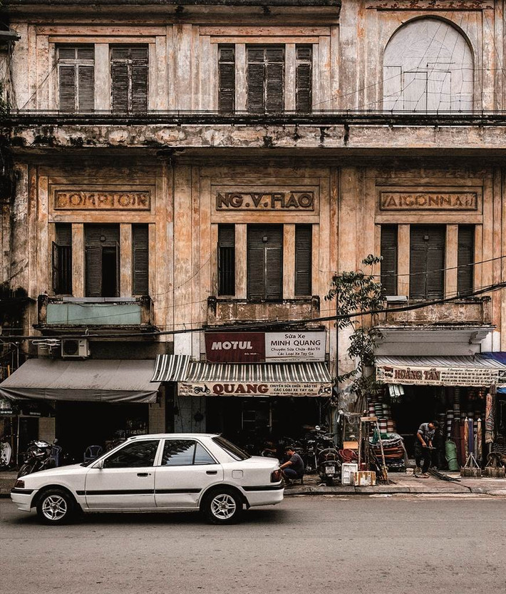Năm 1966, khi vợ qua đời, ông Hào bỏ kinh doanh, giao lại hết tài sản cho con trai rồi về quê sinh sống đến khi qua đời. Ảnh: Thoixua