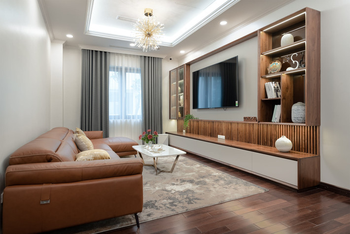 Trên tầng 2 của ngôi biệt thự là không gian sinh hoạt chung và các phòng ngủ.