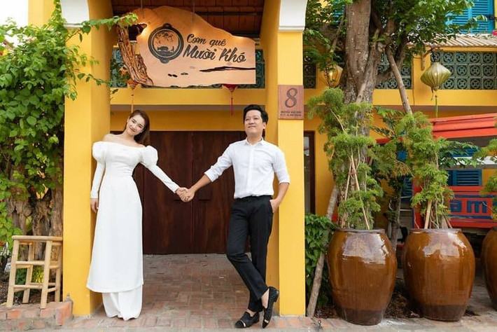 Bên cạnh hoạt động nghệ thuật, Trường Giang còn điều hành hệ thống nhà hàng nổi tiếng ở TP HCM và mở thêm nhà hàng hải sản ở Bà Rịa - Vũng Tàu. Ảnh: Kenhhomestay