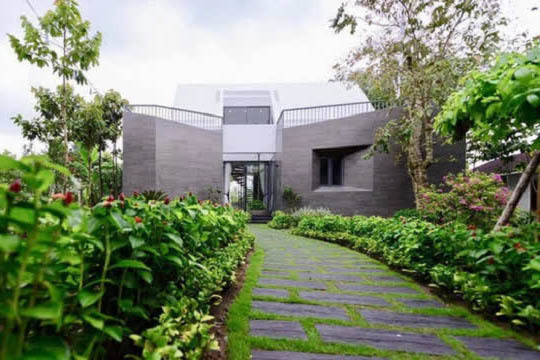Năm 2018, Cao Thái Sơn hé lộ căn biệt thự tại Long An rộng hơn 650 m2. Ảnh: FBNV