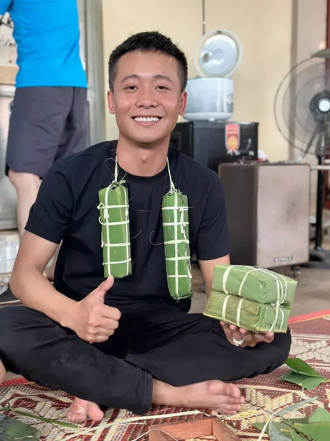 Ngôi nhà được xây từ năm 2003, sau đó tiếp tục sửa sang và hoàn thiện theo nhu cầu của gia đình.