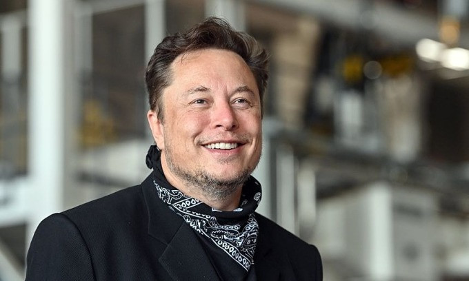Tháng 10/2021, tỷ phú Elon Musk trở thành thành người đầu tiên trên thế giới có tài sản ròng 300 tỷ USD (theo Bloomberg Billionaires Index) khi cổ phiếu Tesla tiếp tục tăng mạnh. Ảnh: Zuma Press