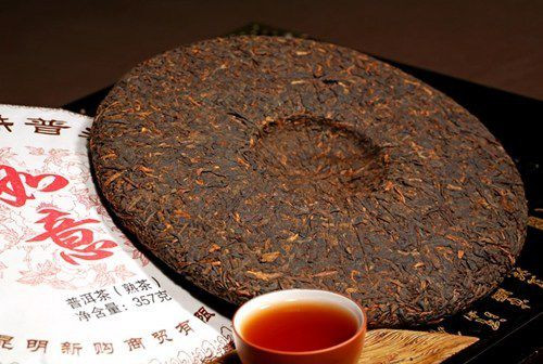 Trà Phổ Nhĩ chia làm hai loại là Phổ Nhĩ sống và Phổ Nhĩ chín. Trong đó, trà chín giàu các nguyên tố vi lượng, giảm thiểu chất kích thích đối với dạ dày. Nguồn ảnh: Getty, Chinanews